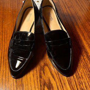 Michael Kors Black flat patent leather shoes size 6.5